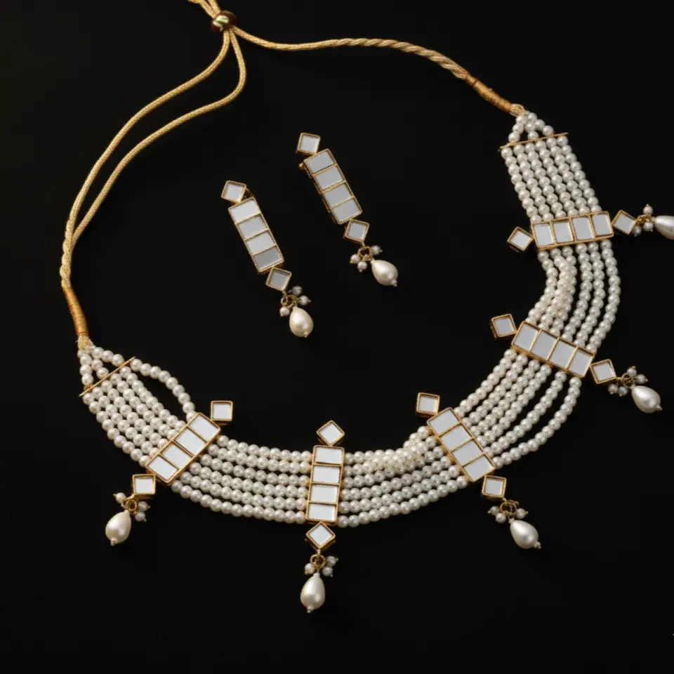 Royal Sunahri Kundan Choker Set with Earnings Royal Sunahri chokar set image 2